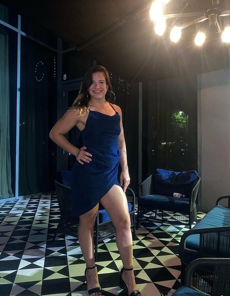 ailu perez ufc étoile sexy archive