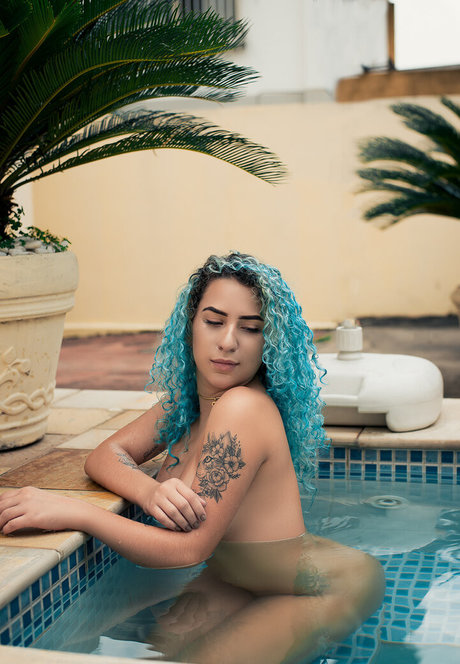 Thifany Vieira belle star du porno images