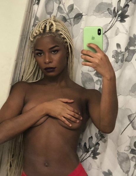 complexricki actrice de nus img