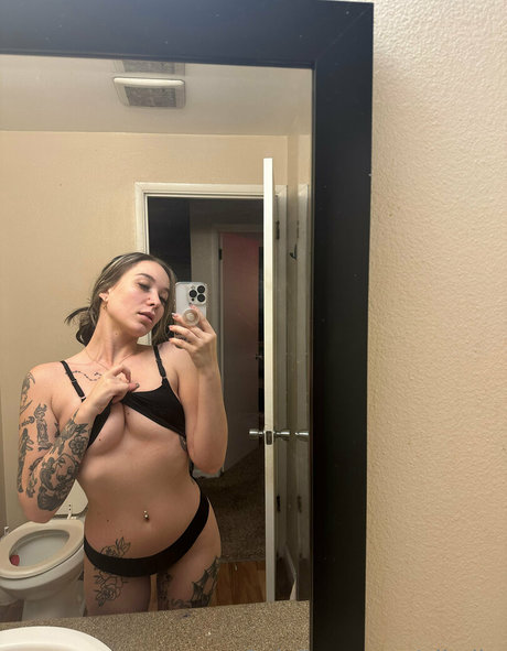 nikpiks modèle exclusif image