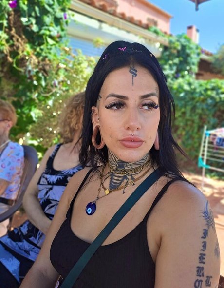 Laetitiaversace star du porno parfaite image