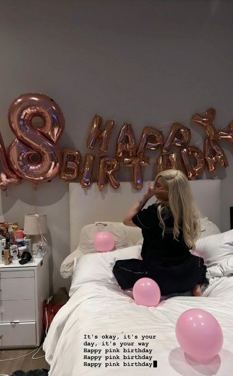 Alabama Barker actrice sexy images