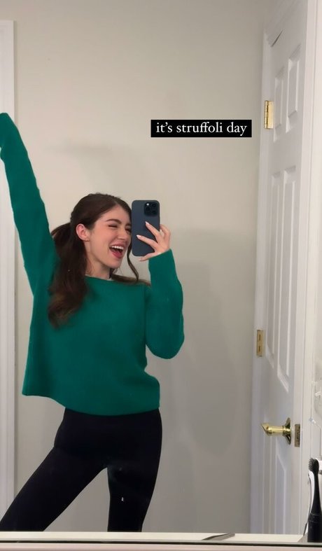 Chrissy Costanza haut modèle archive