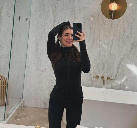 fans de grosses femmes aux gros seins uniquement porno nus photo