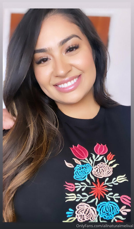 Allnaturalmelival24 beau modèle des photos