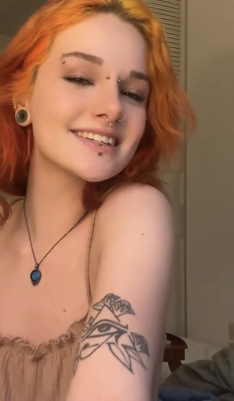 Pissflavoredlemonade étoile érotique photo