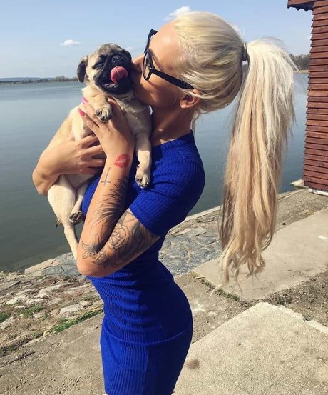 Nikola ihova actrice exclusive galeries