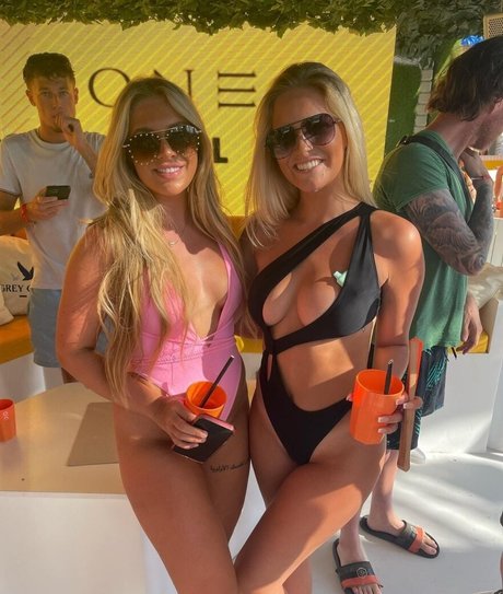 Chloe Burns nus star du porno photos