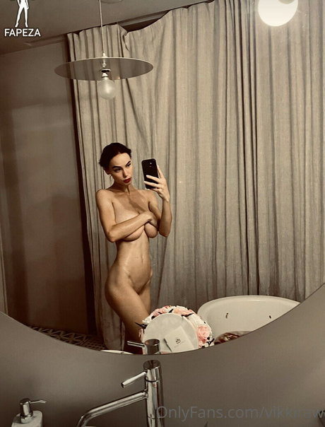 Vikkiraw modèle porno des photos