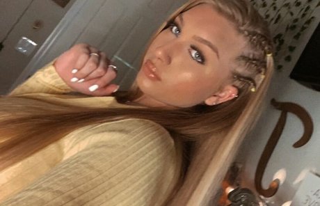 Trinity Charlton beau modèle galeries