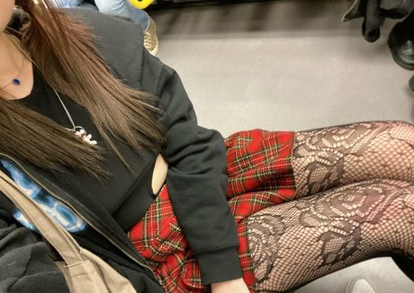 Allykitti modèle pornographique galerie