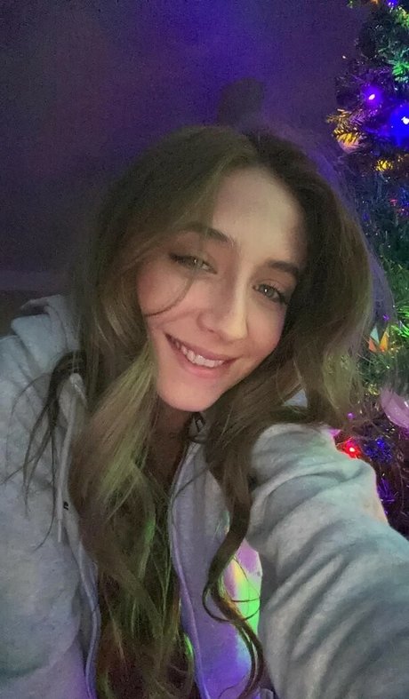 YellowMinimum6204 jolie actrice photo