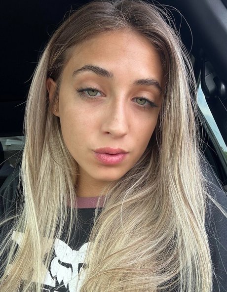 YellowMinimum6204 modèle érotique collection