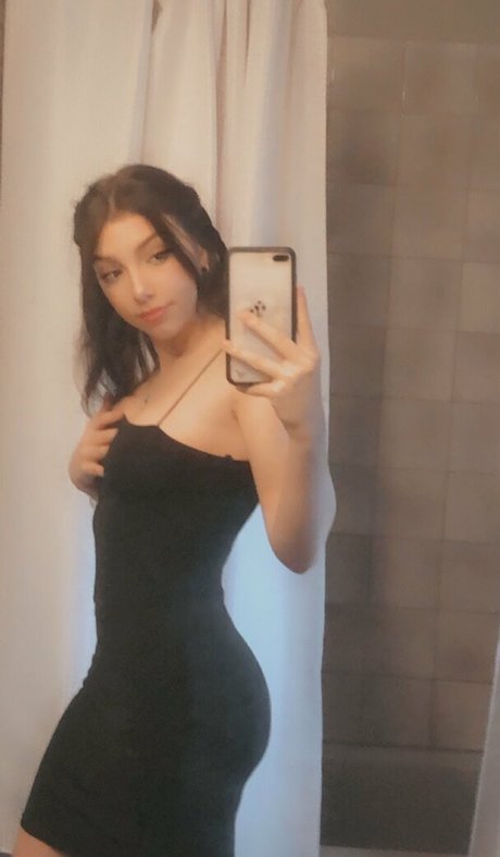 Madelinolivia modèle pornographique des photos