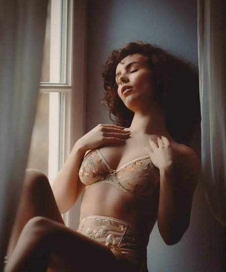 curlywiktoria modèle parfait des photos