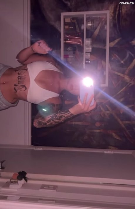 Chalina l star du porno gratuite image