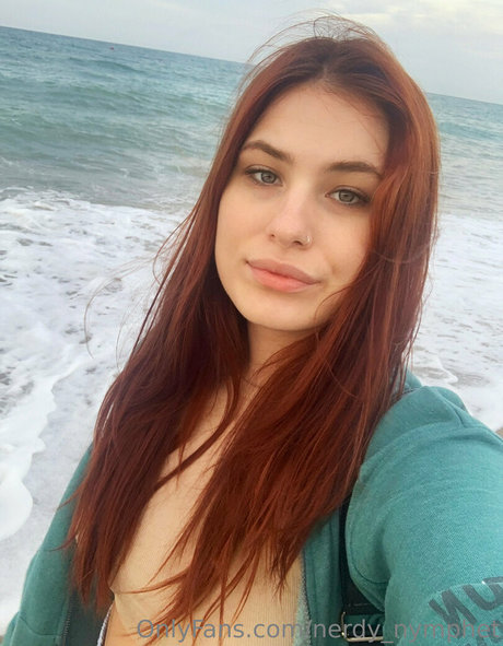 claudia nerdy actrice érotique photos