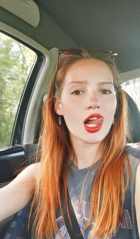 gros seins asiatiques onlyfans haut érotique img