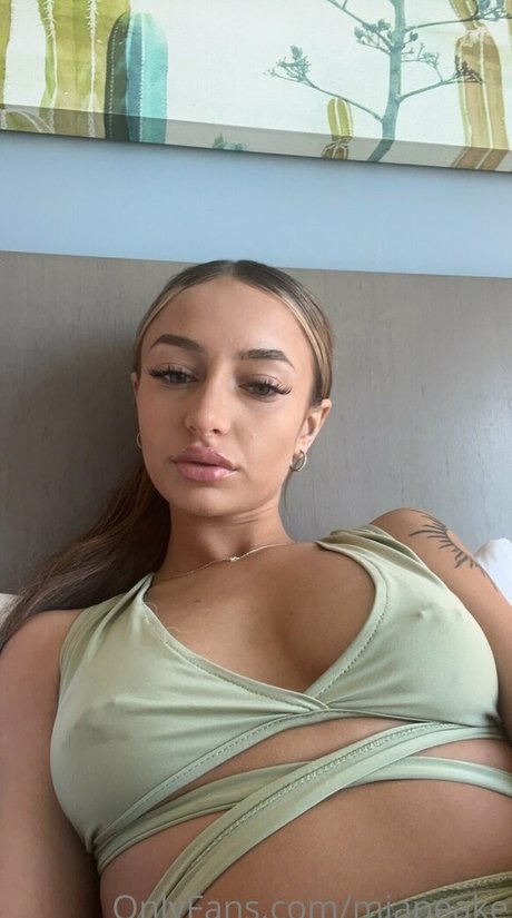 mia angelina actrice des photos