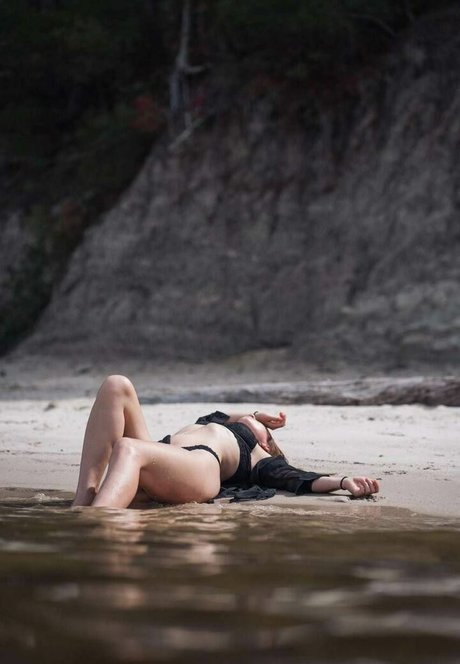 fans anaux mignons uniquement érotique exclusif image