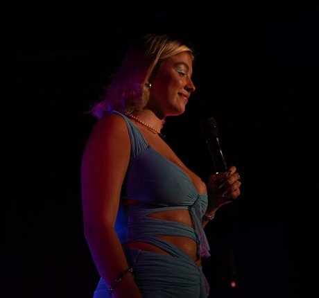 Caity Baser jolie actrice collection