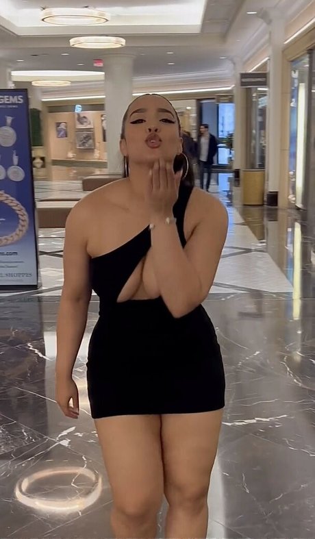 Demetria Obilor star du porno parfaite image