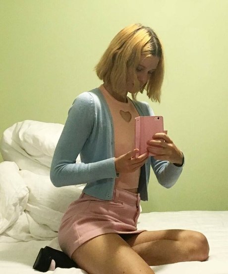 Arvida Bystrom star du porno de haute qualité galeries