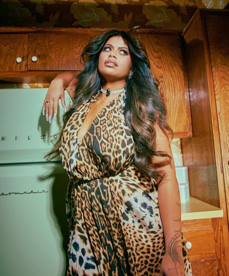 Drew Afualo actrice galeries