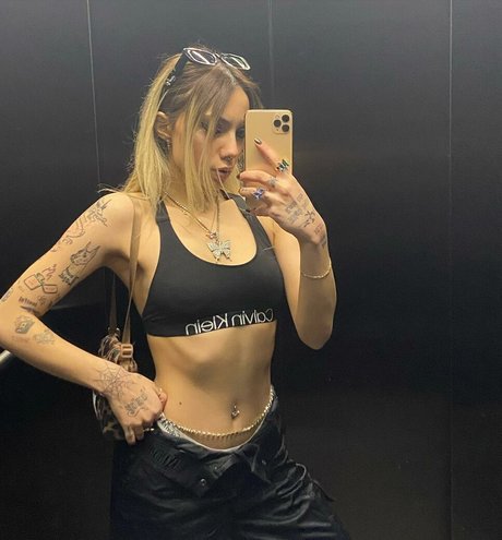 Eylul Adiguzel art de star du porno archive