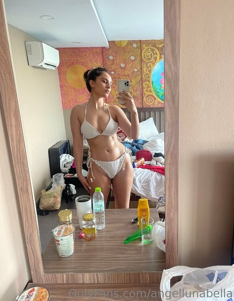 angellunabella actrice des photos