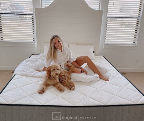 Indy Belle actrice de nus image