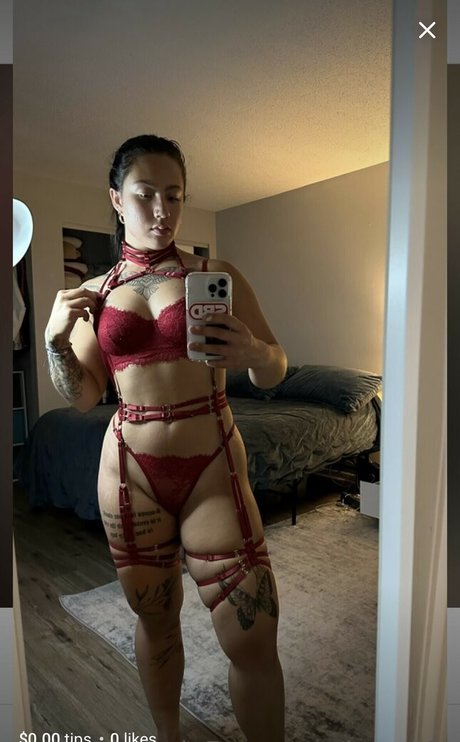 Layla Zinser modèle porno galerie