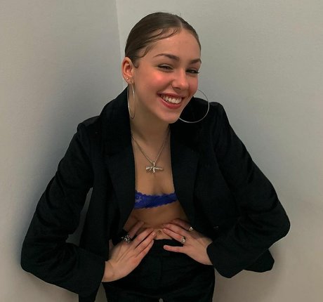 Eloise Webb actrice de sexe archive