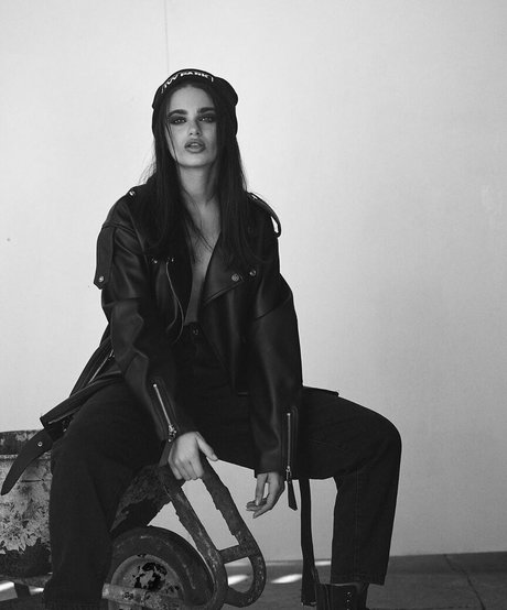 Youval Elishakov modèle porno img