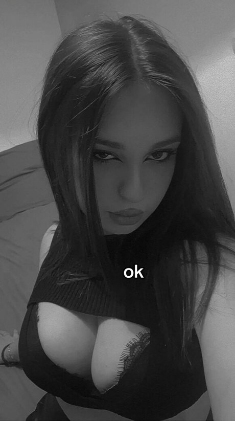 lunettes milf onlyfans top pornographique image