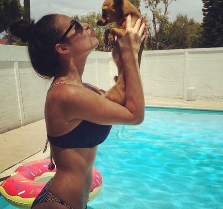 Chloe Bridges meilleure star du porno image