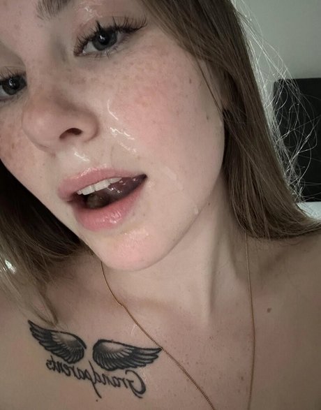 femmes célèbres onlyfans adulte images