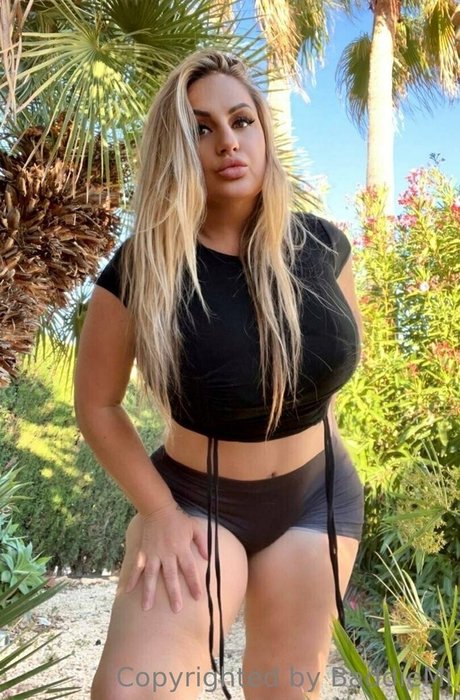 baddiemi modèle sympa img