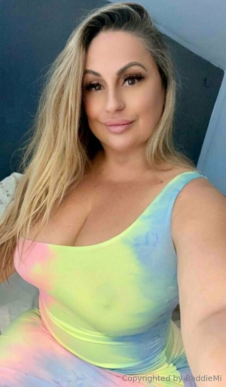 baddiemi modèle érotique photos