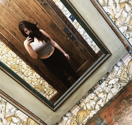 Erica Lindbeck star érotique galerie