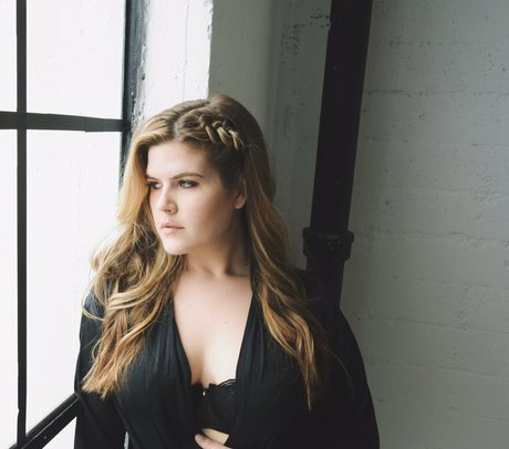 Erica Lindbeck nus star du porno galerie