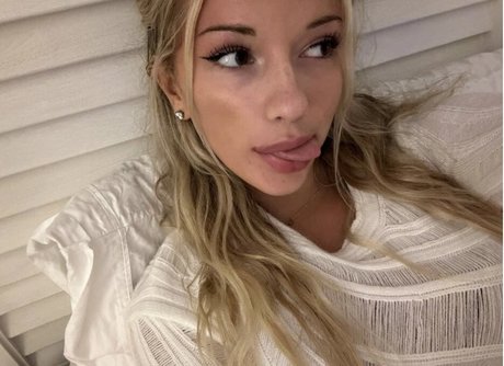 Br3ck13 H1ll étoile adulte images