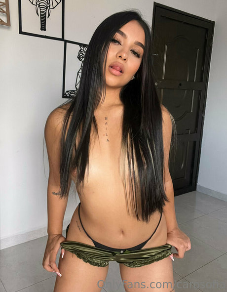 milf aux cheveux noirs onlyfans adulte de haute qualité images