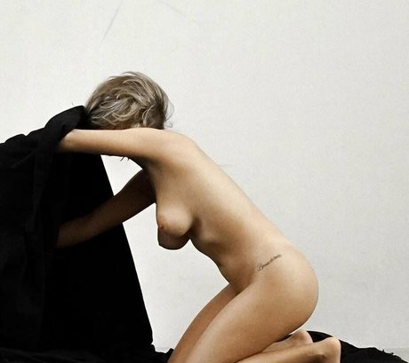 Claudia Napolitano star du porno chaude images