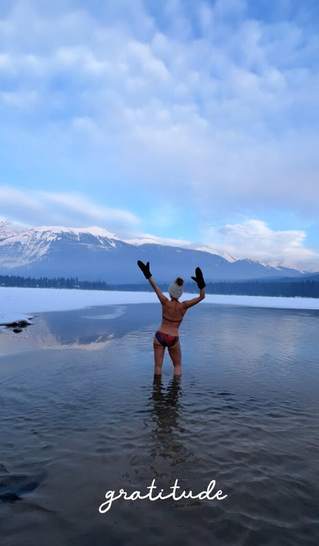 Erin Karpluk modèle porno des photos