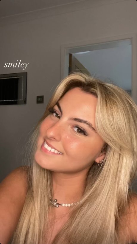 Grace Bidd_ joli modèle collection