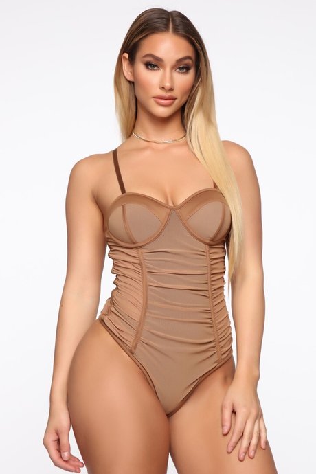 pas de culotte onlyfans nu érotique galeries