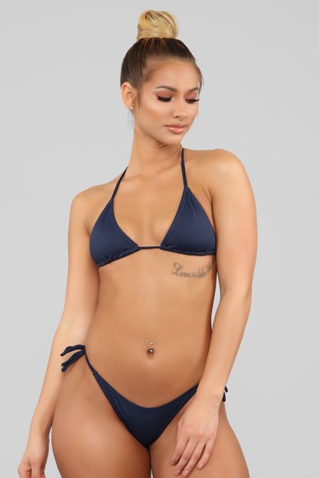 rousse tatouée onlyfans exclusivité pornographique collection