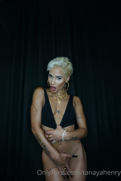 Tanaya Henry star du porno érotique galeries
