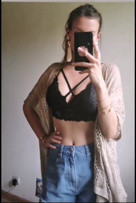 Ewenae star du porno chaud archive